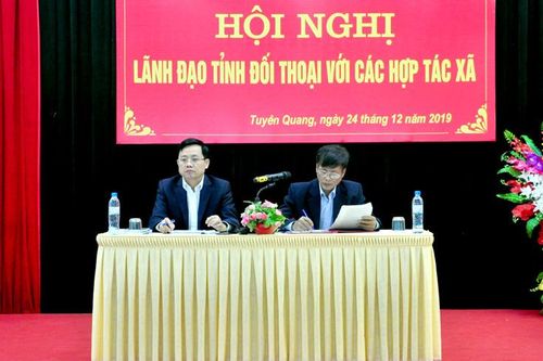 Lãnh đạo tỉnh đối thoại với các hợp tác xã