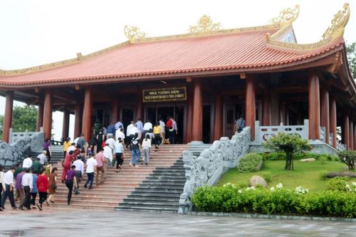 Tri ân các Anh hùng liệt sĩ