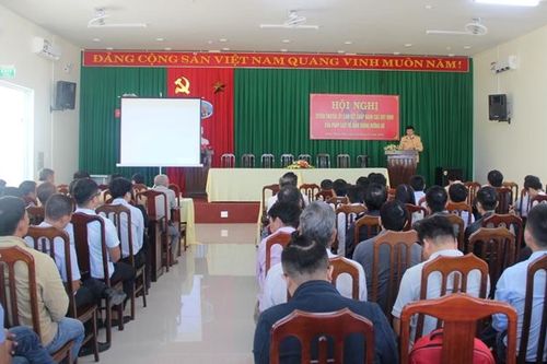 Hơn 500 tài xế ký cam kết chấp hành quy định Luật Giao thông đường bộ