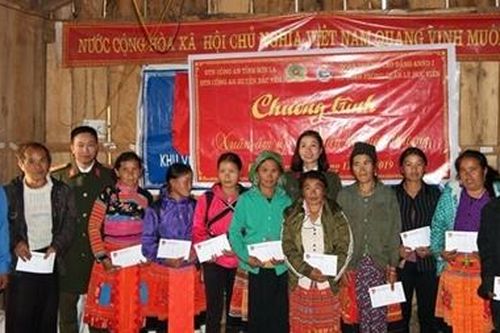 Cao đẳng ANND I với chương trình 'Xuân ấm áp - Gắn kết yêu thương'
