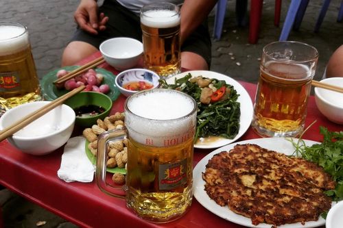 Cấm lôi kéo, ép uống rượu bia: Khó đấy, nhưng lại cần thiết
