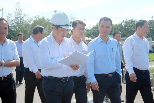 Triệt để xử lý rác thải tại Cảng cá, Âu thuyền Thọ Quang