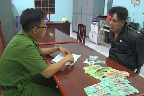 Thu hàng chục bịch chứa ma túy trong phòng trọ của nam thanh niên ở Kiên Giang