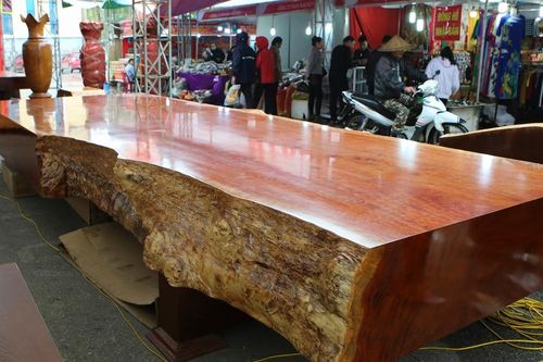 Chiêm ngưỡng những chiếc phản làm bằng gỗ cẩm giá hơn 2 tỷ