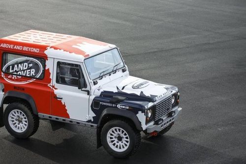 Jaguar Land Rover mua lại nhà sản xuất xe hiệu suất cao