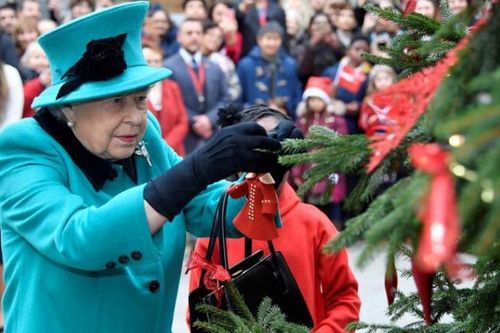 8 truyền thống giáng sinh gia đình nữ hoàng Elizabeth tuân thủ suốt 93 năm