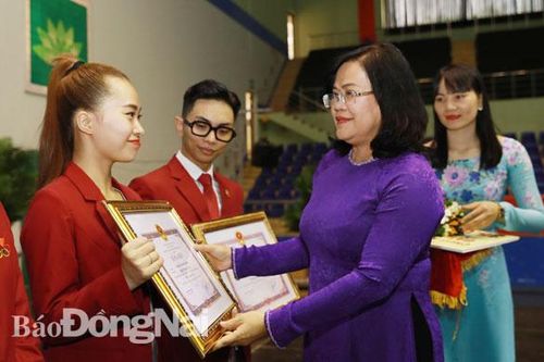 Tuyên dương, khen thưởng HLV, VĐV đạt thành tích cao tại SEA Games 30