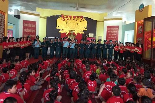 Trường Sĩ quan Không quân: Đón gần 4.000 lượt khách tham quan