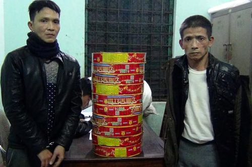 Bắt 2 đối tượng vận chuyển hơn 30 kg pháo nổ