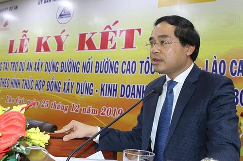 Ký kết hợp đồng tín dụng tài trợ dự án xây dựng đường nối đường cao tốc Nội Bài - Lào Cai đến thị trấn Sa Pa