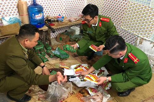 Phát hiện 460 kg nguyên liệu thực phẩm không rõ nguồn gốc xuất xứ