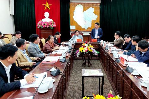Tập trung đề xuất các giải pháp phát triển kinh tế - xã hội