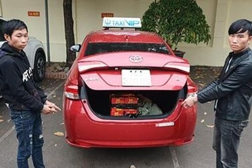Vận chuyển thuê 8 hộp pháo giàn để nhận 1 triệu đồng