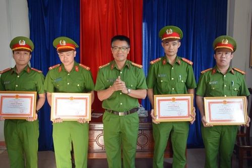Khen thưởng lực lượng Cảnh sát hình sự Quảng Nam