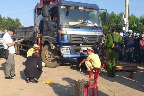 Xe máy đối đầu xe tải, nam thanh niên tử vong