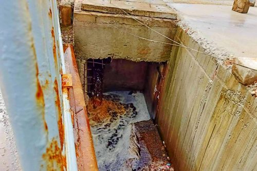 Doanh nghiệp xả thải khiến nước biển đổi màu lại bị phạt 75 triệu