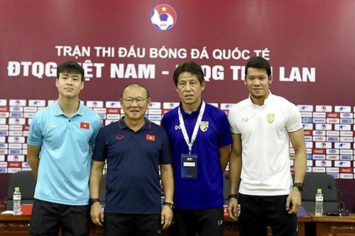 Con tính của hai ông thầy Park Hang Seo và Nishino