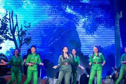 'Tình em 2' - Đưa nhạc đỏ đi qua thiên kiến!