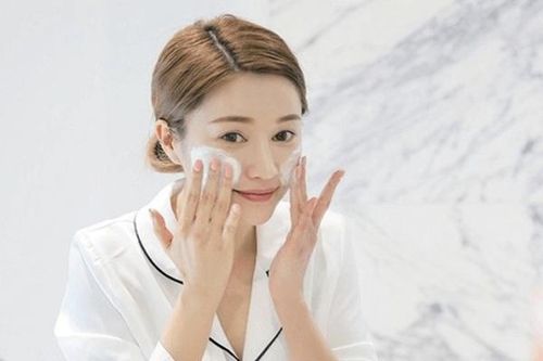 Để da không còn khô ráp, nứt nẻ trong mùa đông, hãy nhớ kỹ 7 thói quen