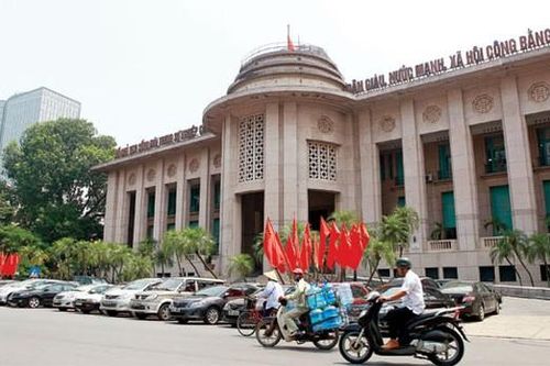 Lần đầu tiên tỷ giá trung tâm 'vượt' tỷ giá giao dịch tại các ngân hàng