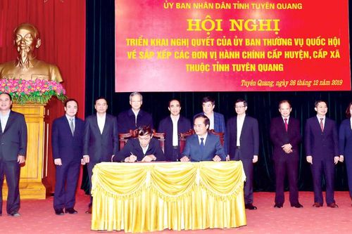 Triển khai nghị quyết của Ủy ban Thường vụ Quốc hội về việc sắp xếp các đơn vị hành chính cấp huyện, cấp xã thuộc tỉnh