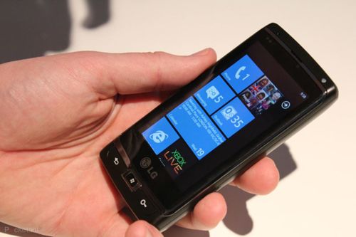 Microsoft tạm hoãn 'khai tử' Windows 10 Mobile