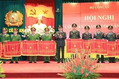 Tổng kết thi đua, trao nhiều phần thưởng cao quý tặng lực lượng CAND