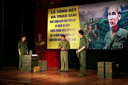 Tôn vinh các kịch bản văn học về đề tài quân đội
