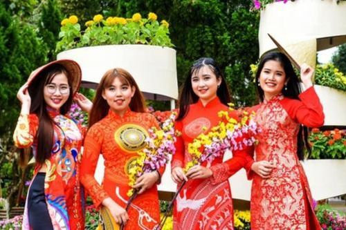 Chúc Tết xưa và nay khác nhau thế nào