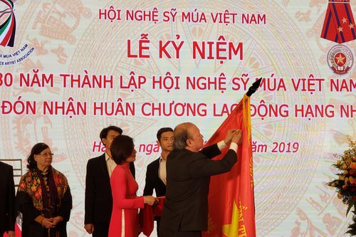 Hội Nghệ sĩ múa Việt Nam đón nhận Huân chương Lao động hạng Nhất