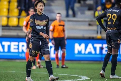 'Messi Hàn Quốc' ra mắt STVV trong ngày Công Phượng lại bị gạch tên