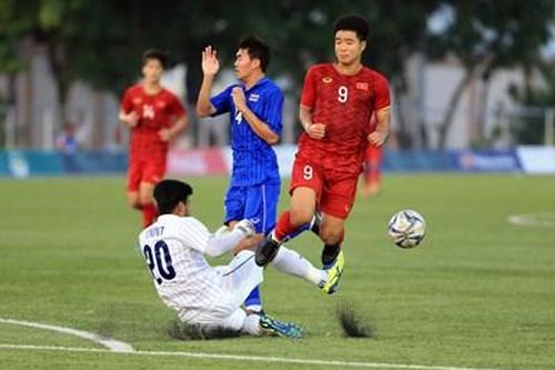 S.Kiatisak: Bóng đá Việt Nam phát triển nhanh quá