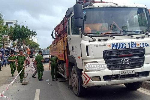 'Bắt bệnh' xe trộn bê-tông