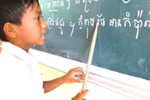 Hút khách bằng bảo tồn tiếng nói, chữ viết