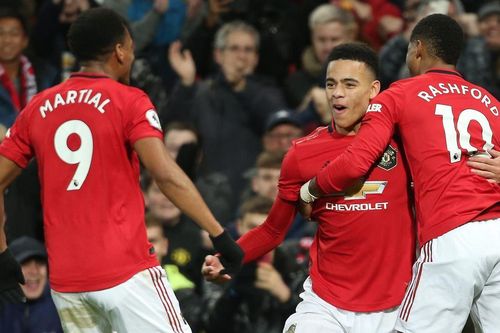 Hàng công bùng nổ, MU đè bẹp Newcastle