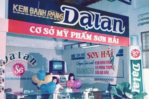 Thương hiệu Việt bị 'càn quét', cuộc chiến giành 'đất' của tỷ phú Việt