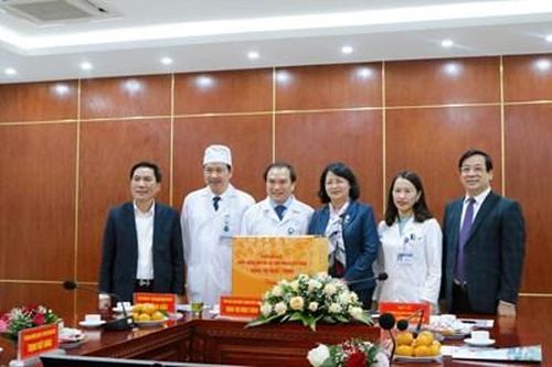 Phó Chủ tịch nước Đặng Thị Ngọc Thịnh thăm, làm việc tại Bệnh viện Trung ương Thái Nguyên.