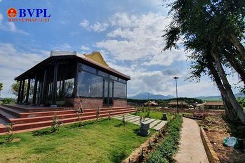 Quảng Nam: Chính quyền sẽ xử lý 'biệt phủ' mọc trên đất rừng?