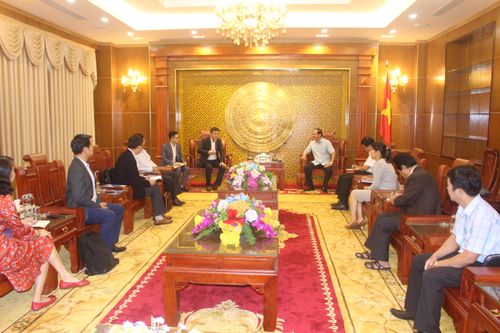Phó Chủ tịch UBND tỉnh Nguyễn Quân Chính làm việc với các nhà đầu tư đến từ Hồng Kông