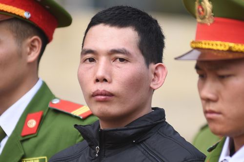 Nước mắt của bị cáo trẻ nhất vụ sát hại cô gái đi giao gà