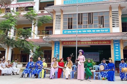 Ðưa di sản ca Huế vào trường học