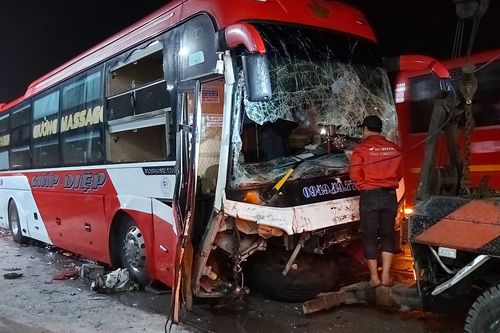 Tai nạn liên hoàn trên QL1A làm bốn người thương vong