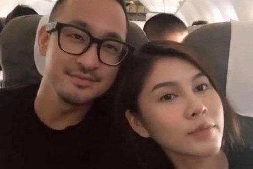 Chơi trò ú tim mãi cũng chán, MC Thu Hoài đã tự tay đăng ảnh bạn trai rồi đây, danh tính'tổng tài' quả không lệch đi đâu được
