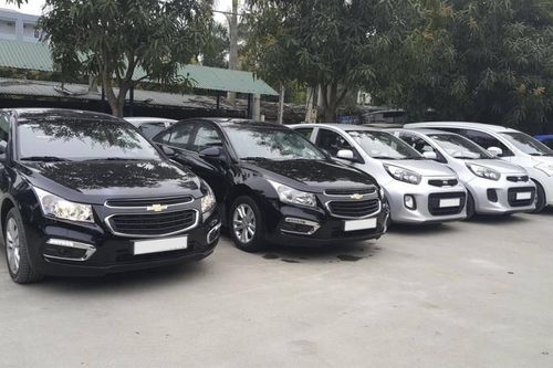 Tạm thuê xe chơi Tết hay mua xe dịp cuối năm với giá cao?