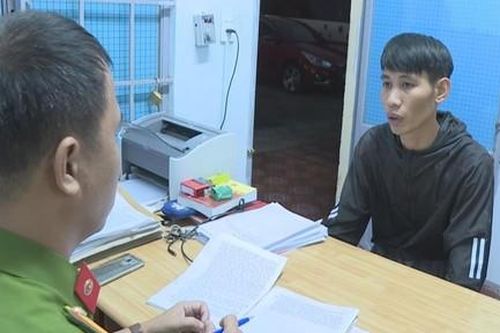 Bắt đối tượng dùng dao tấn công 2 cán bộ công an