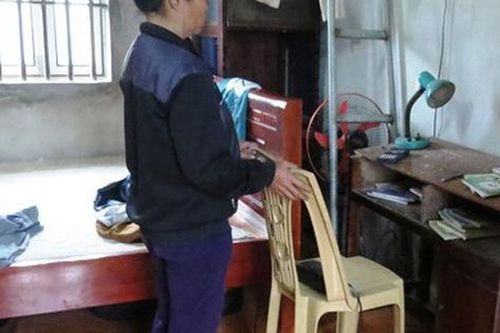 Nỗi đau không thấu của người vợ bị chồng hất nước sôi vào mặt