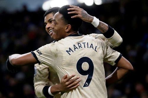Thắng Burnley 2-0, Man United áp sát tốp 4
