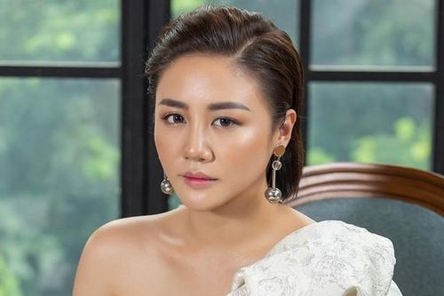 Văn Mai Hương lấy lại tinh thần sau cú sốc bị phát tán clip nhạy cảm