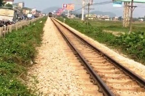 Qua đường thiếu quan sát nam thanh niên bị tàu hỏa tông tử vong