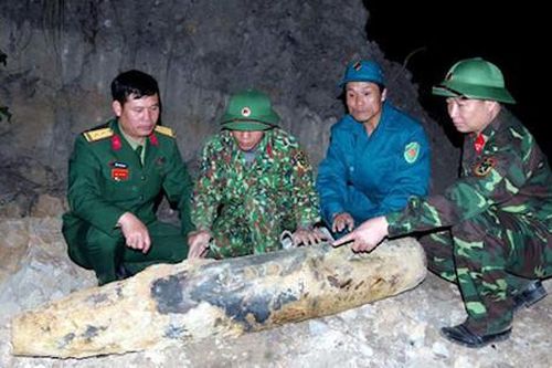 Di dời thành công quả bom gần 230 kg dưới lòng đất